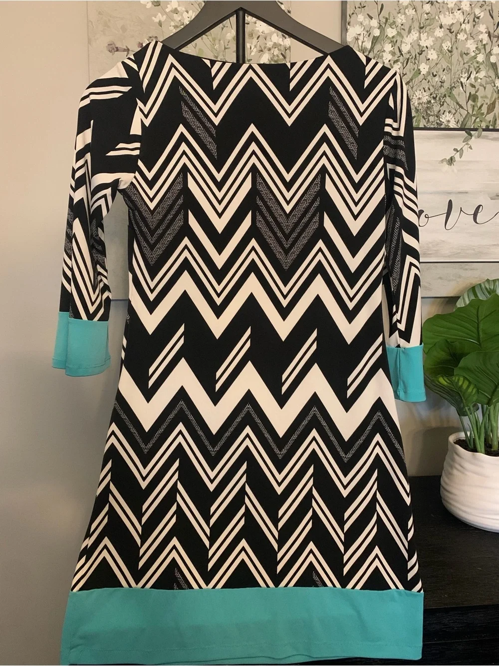Enfocus Studio Black and White Chevron Long-Sleeve Dress with Teal Accents - Picture 3 of 4
